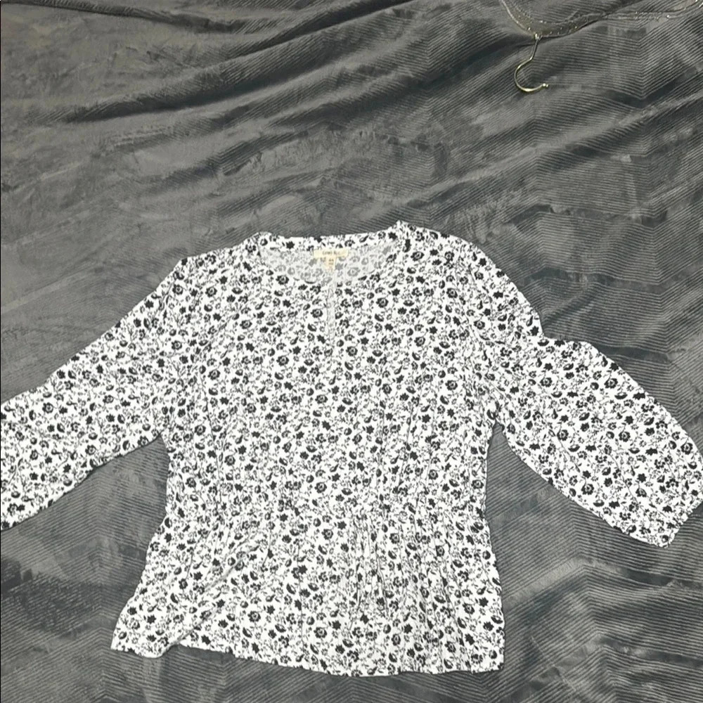 Floral Print Women's Top - Black and White